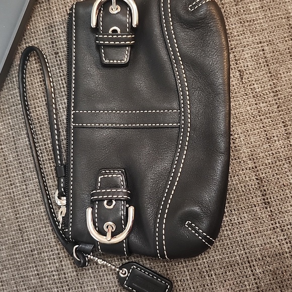 Coach Soho Legacy Wristlet Vintage Black Leather W/Bold Stitching EUC - Picture 14 of 16
